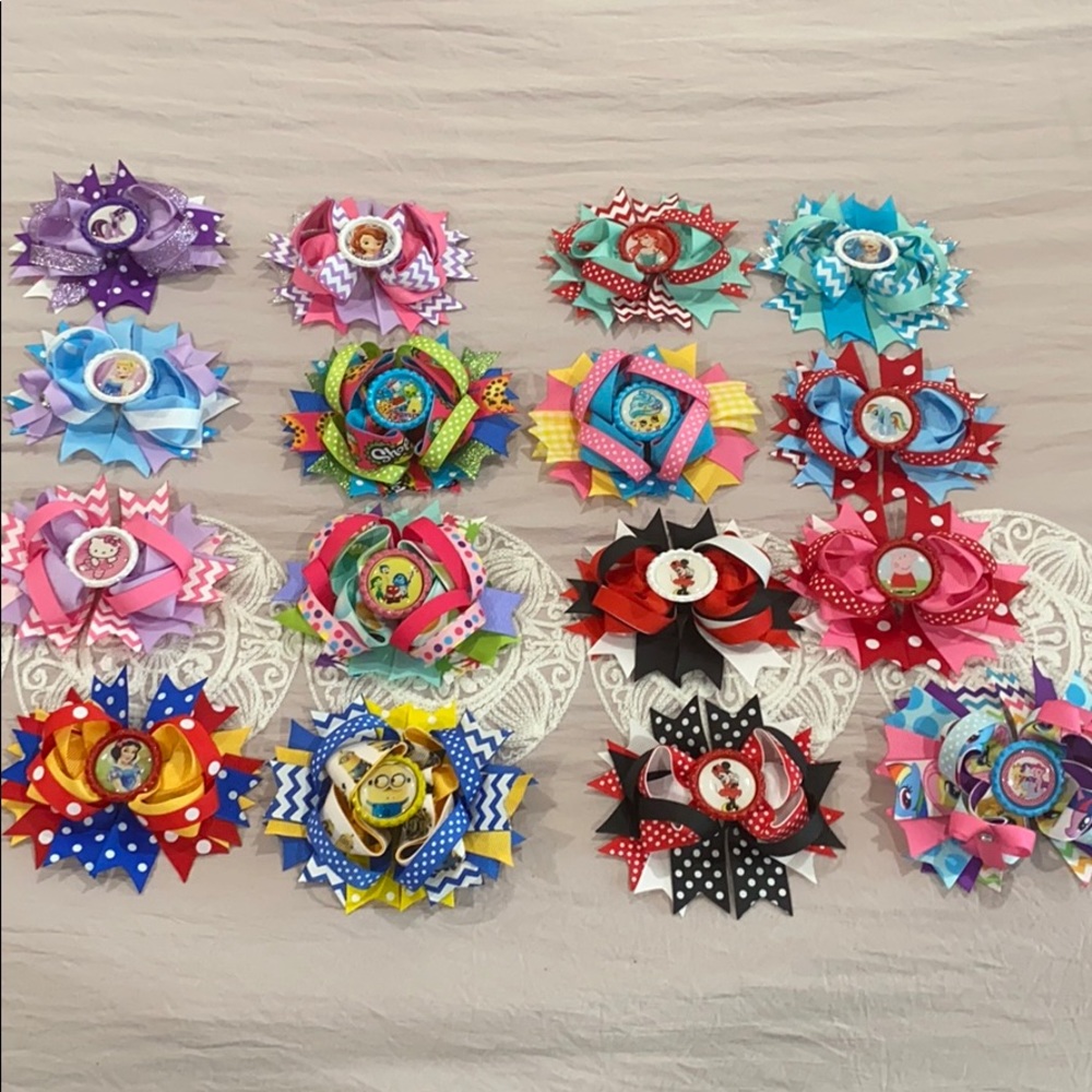 Bundle of 16 hair bows